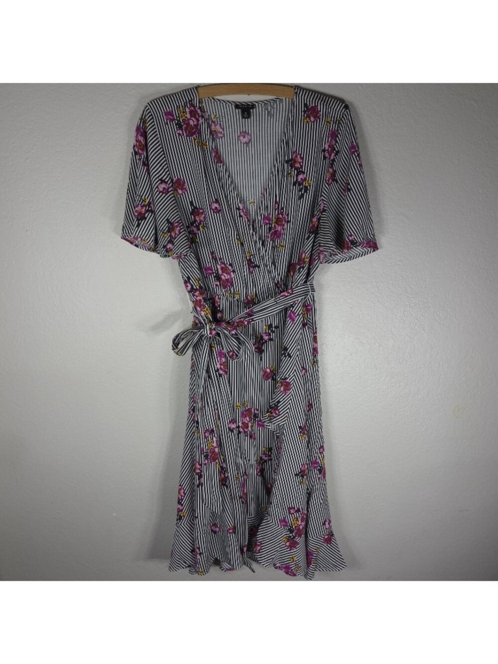 Torrid Striped Ruffle Wrap Dress Sleeves Knee Length Floral Size 2X Black White